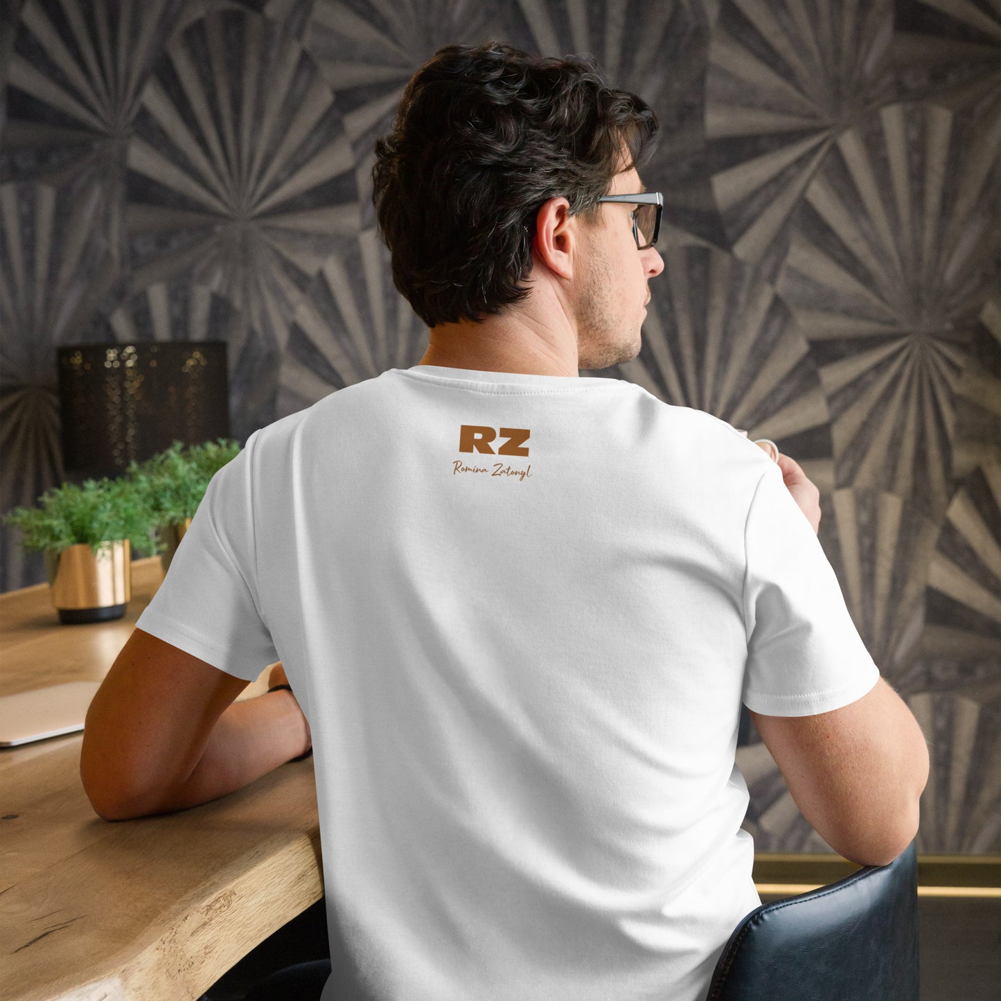 Camiseta RZ premium hombre, bordada de algodón