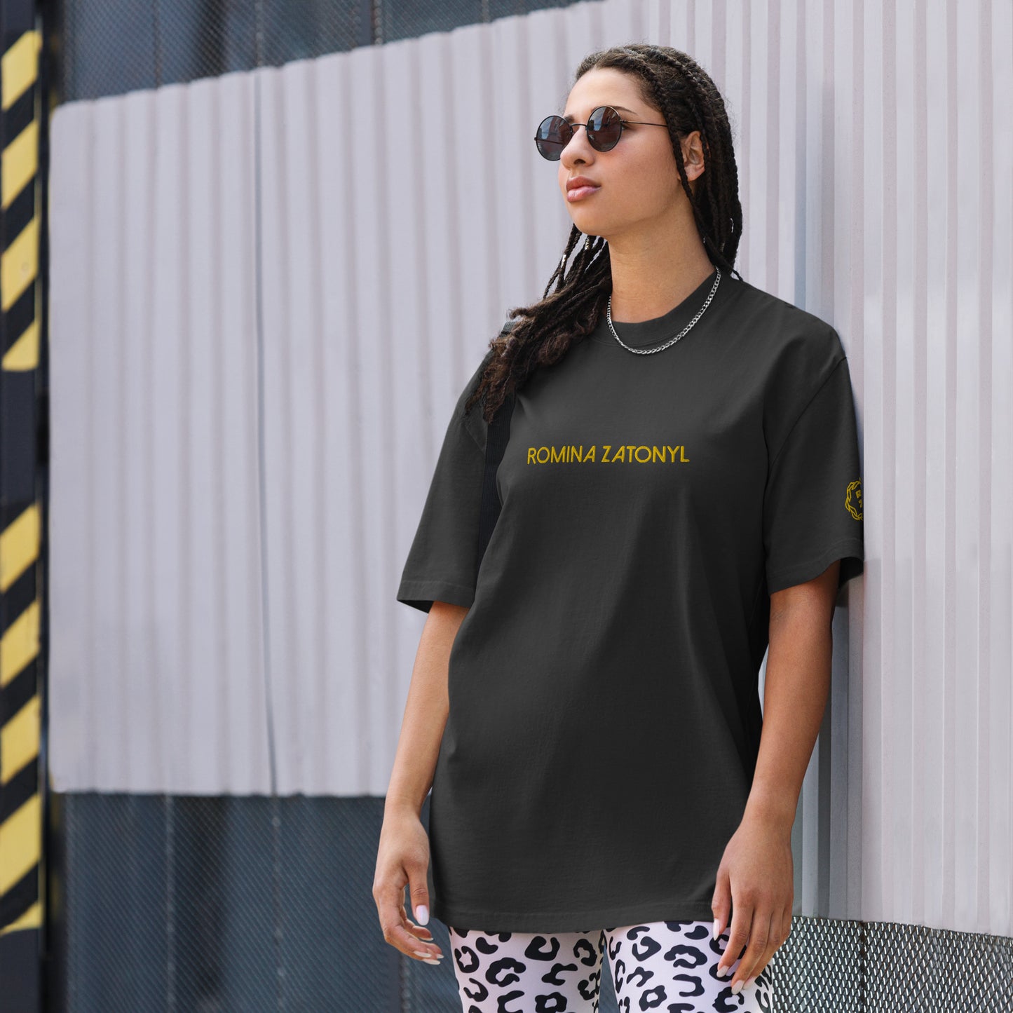 Camiseta bordada RZ, unisex
