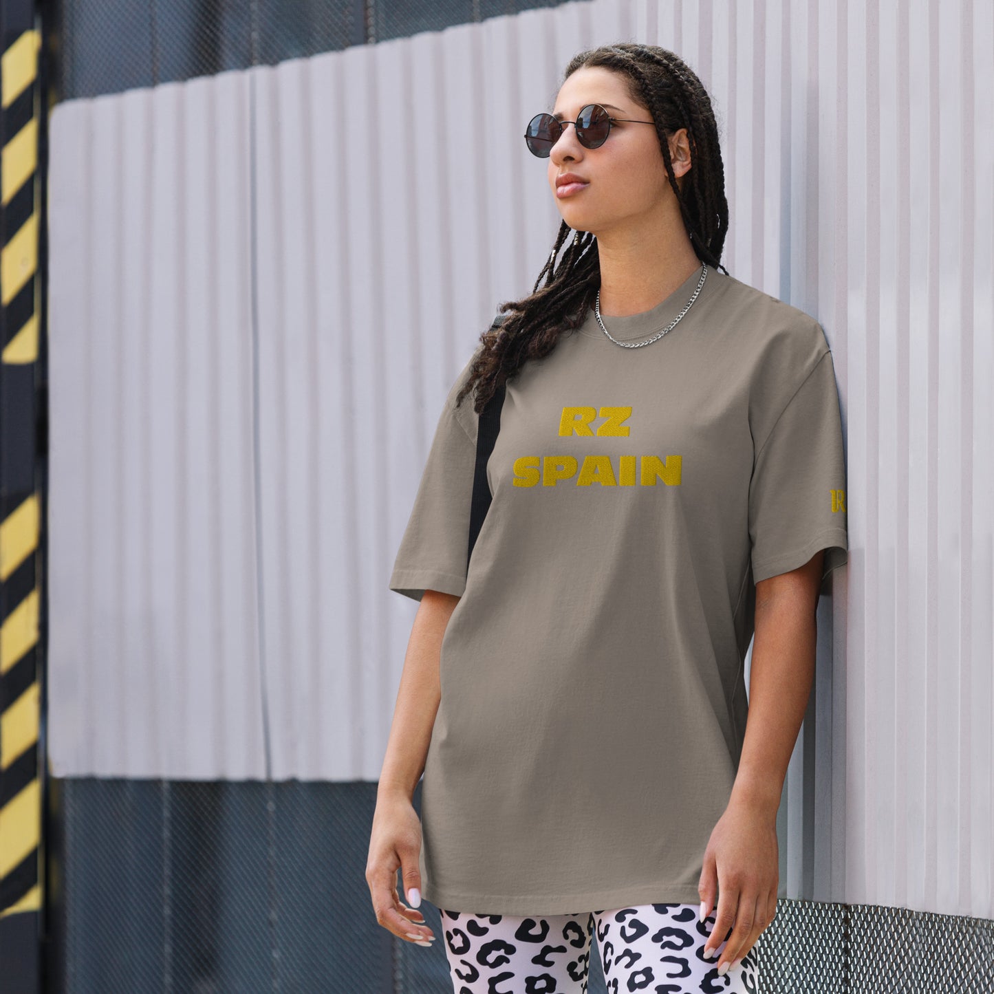 Camiseta bordada RZ, unisex