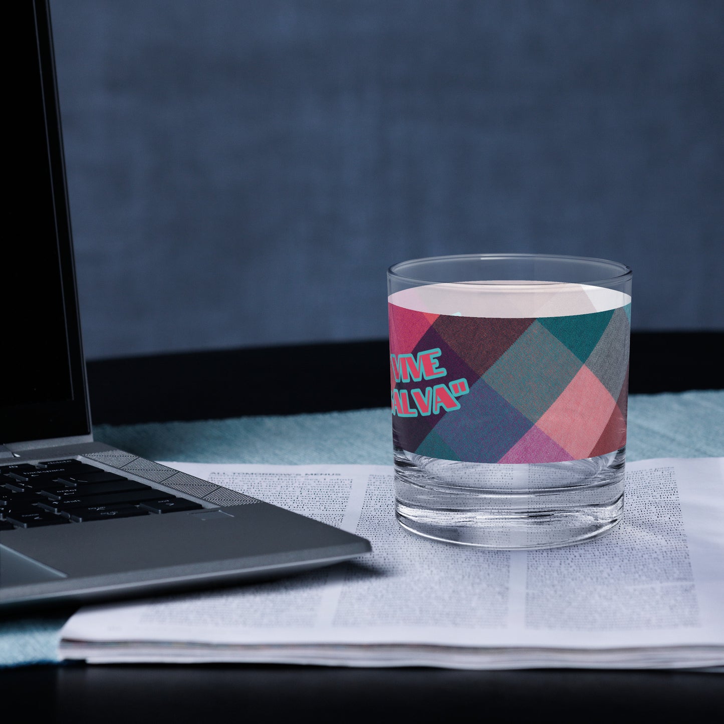 Vaso de cristal del Ministerio de Liberación